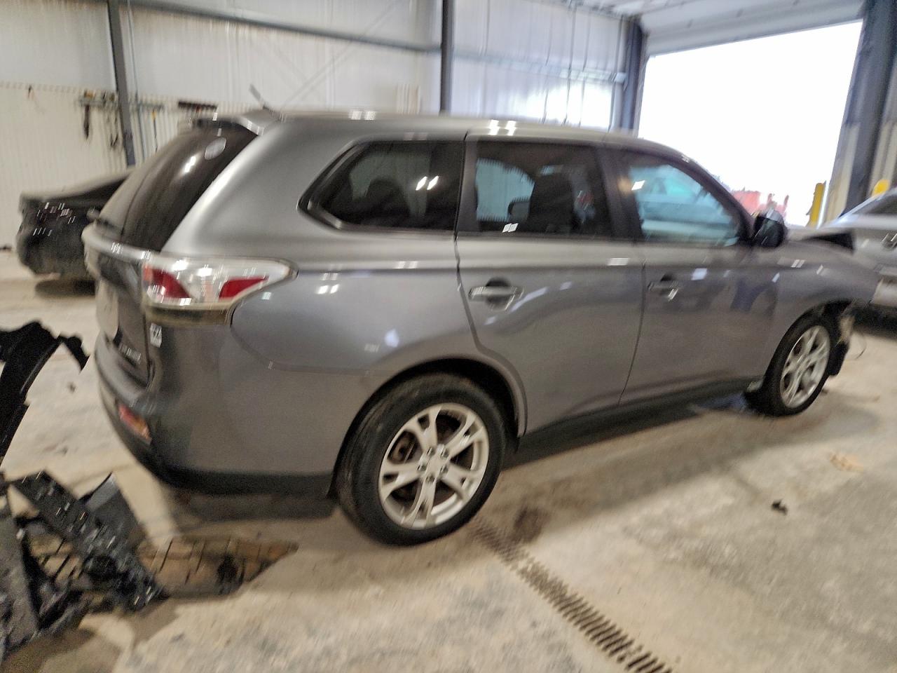 2014 MITSUBISHI OUTLANDER SE photo 3