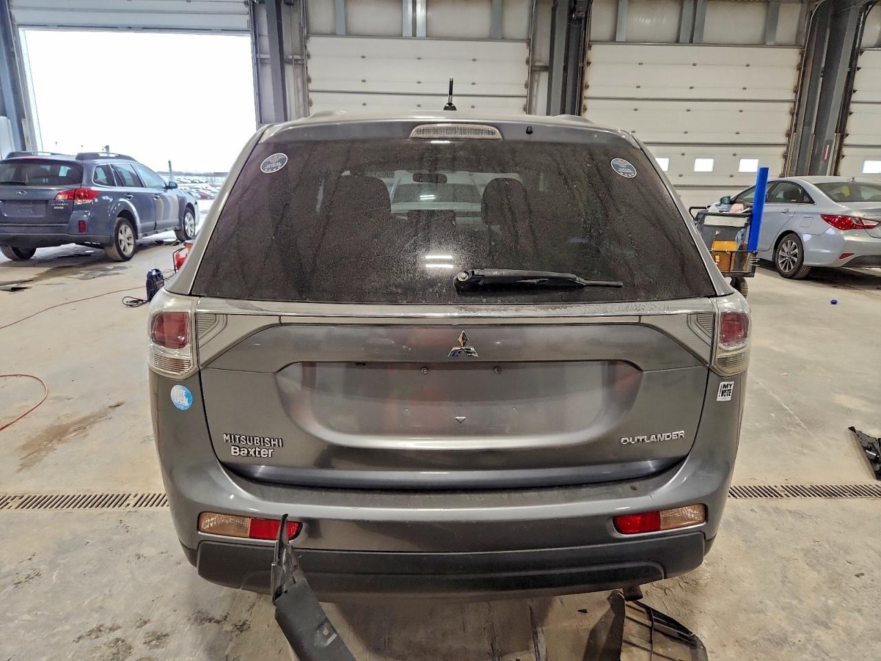 2014 MITSUBISHI OUTLANDER SE photo 6