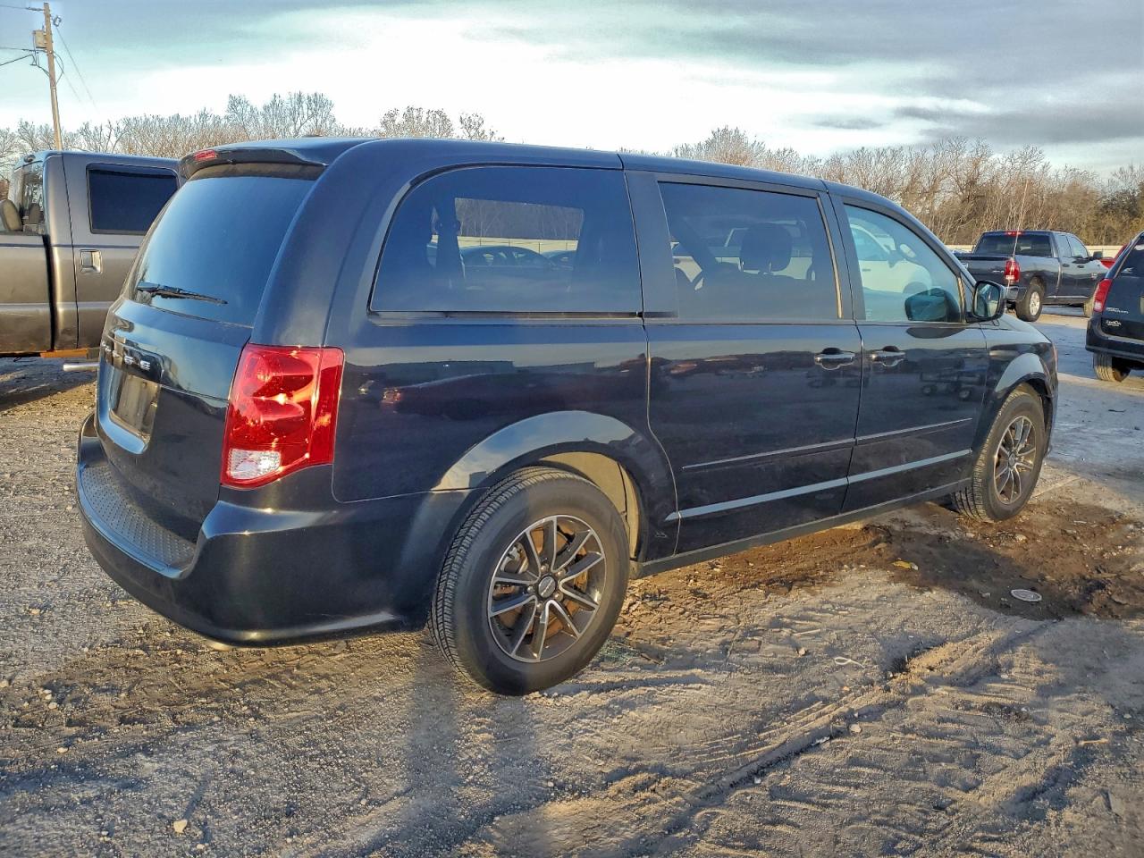 2015 DODGE GRAND CARAVAN SXT photo 3