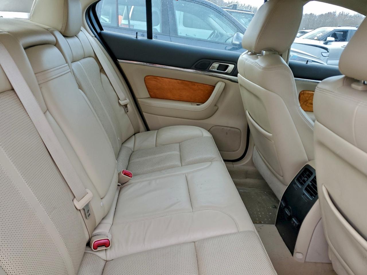 2011 LINCOLN MKS photo 10
