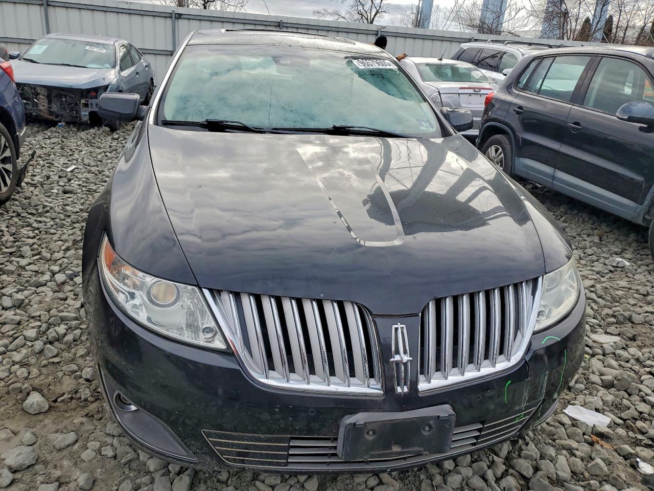 2011 LINCOLN MKS photo 5