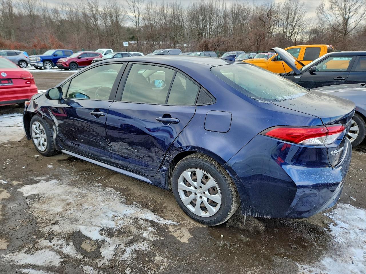 2021 TOYOTA COROLLA LE photo 2