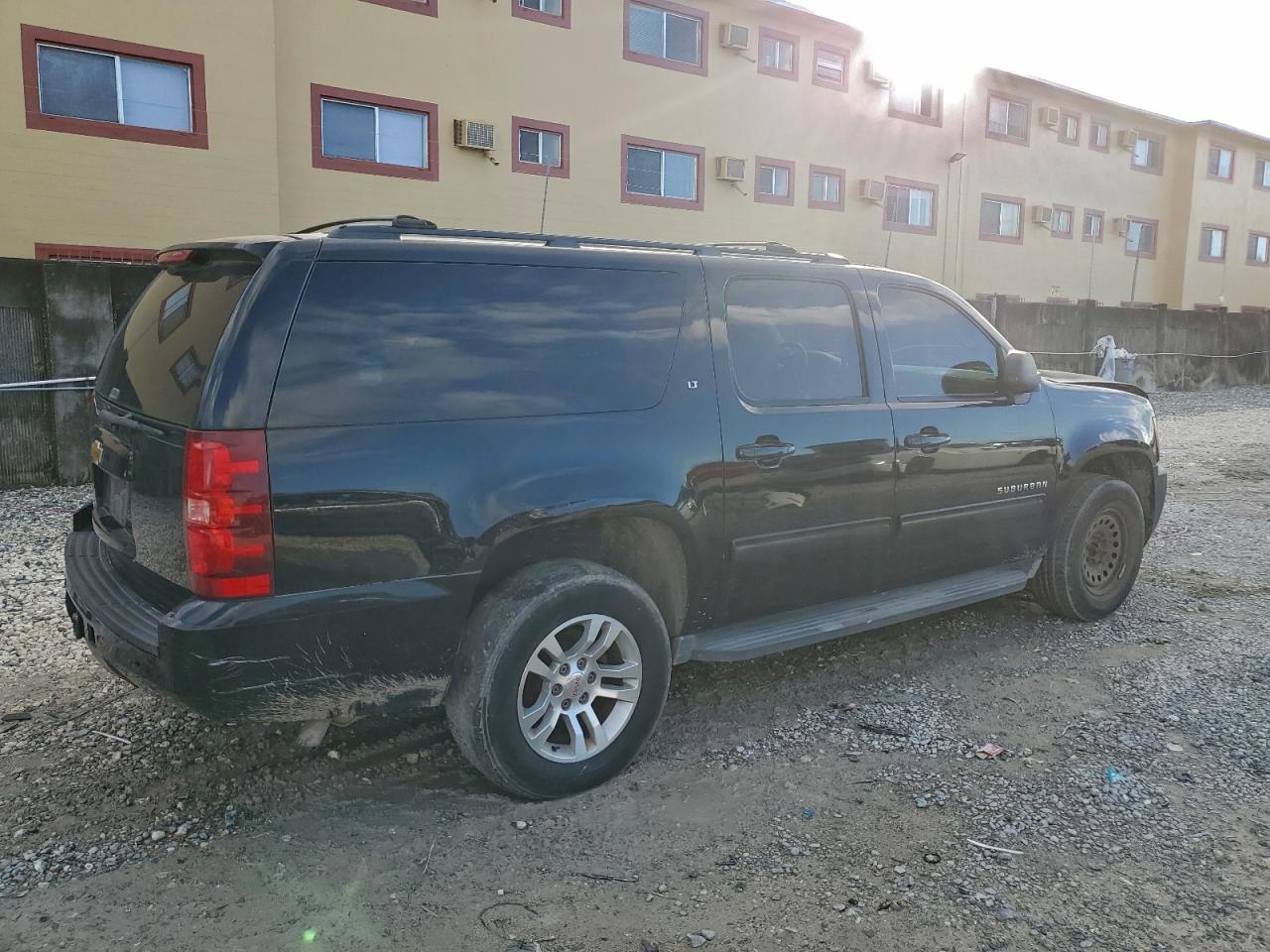 2013 CHEVROLET SUBURBAN K1500 LT photo 3