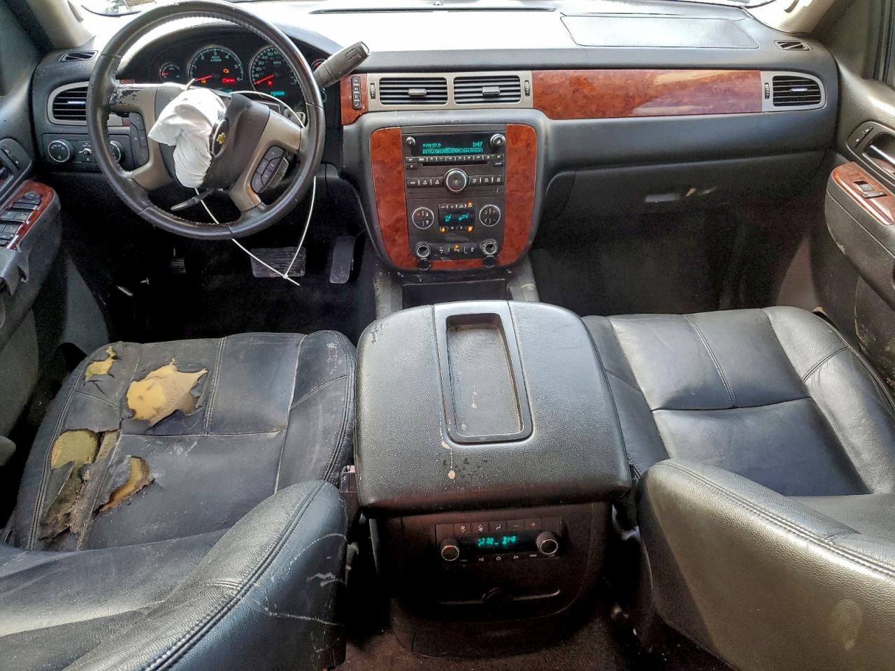 2013 CHEVROLET SUBURBAN K1500 LT photo 8