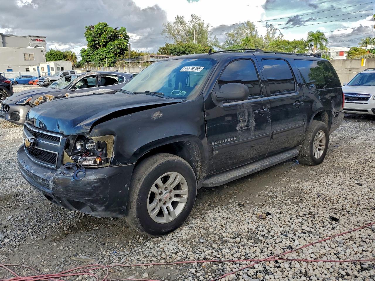 2013 CHEVROLET SUBURBAN