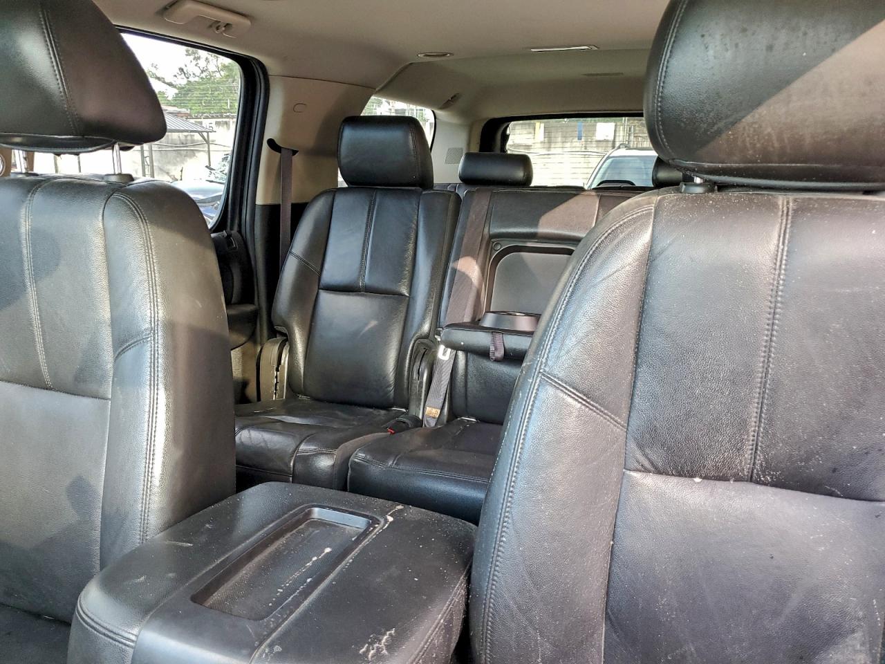 2013 CHEVROLET SUBURBAN K1500 LT photo 10