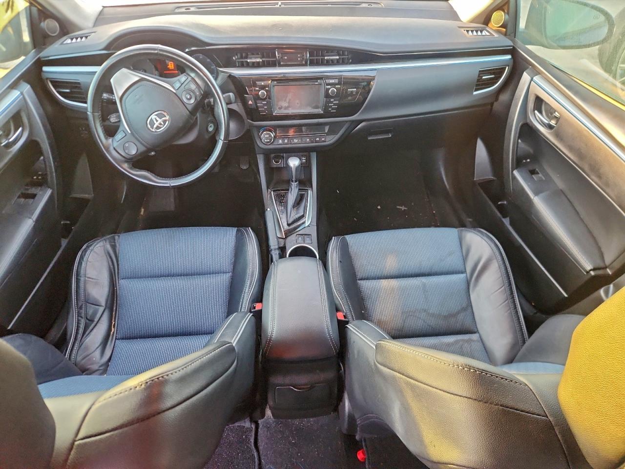 2016 TOYOTA COROLLA L photo 8