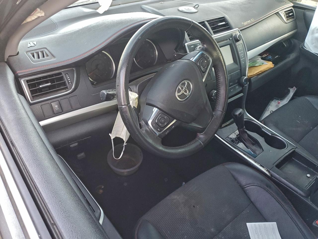 2017 TOYOTA CAMRY LE photo 8