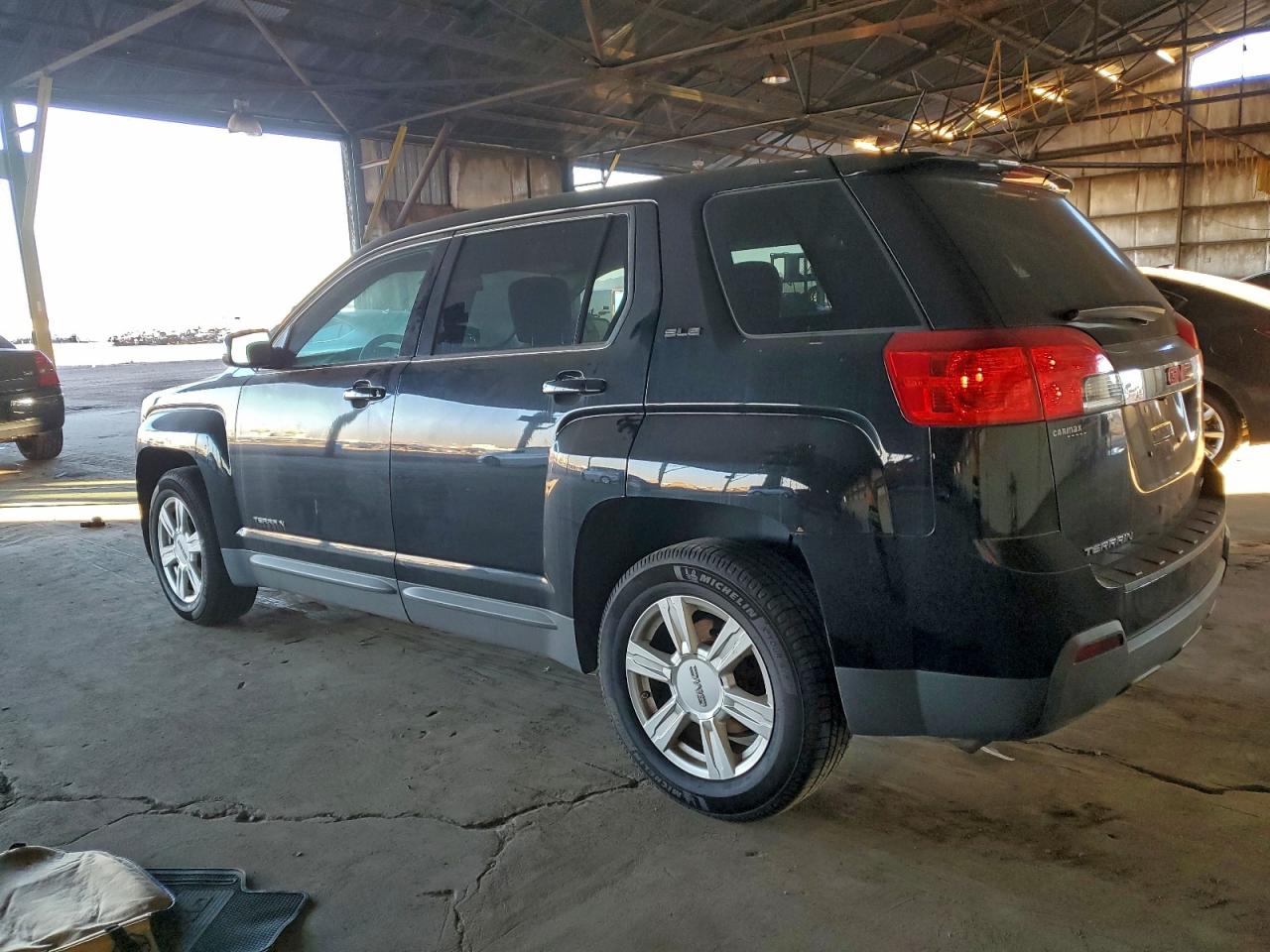 2015 GMC TERRAIN SLE photo 2