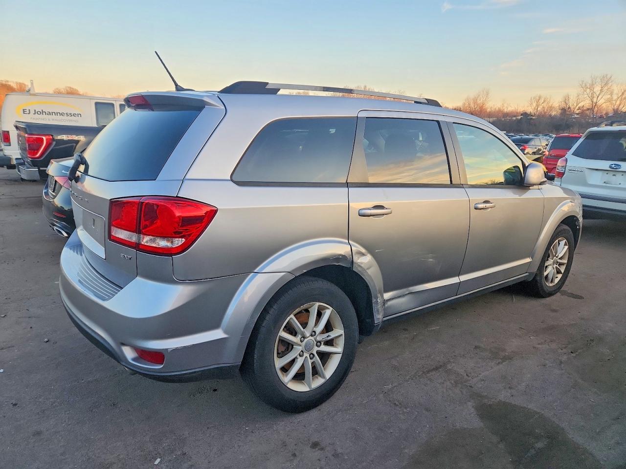 2017 DODGE JOURNEY SXT photo 3
