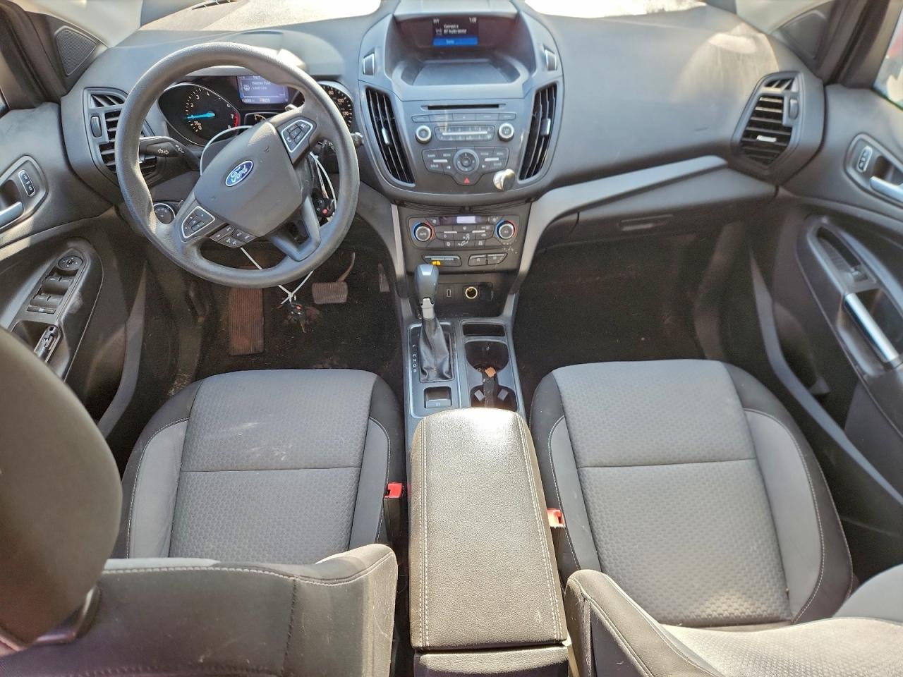 2017 FORD ESCAPE SE photo 8