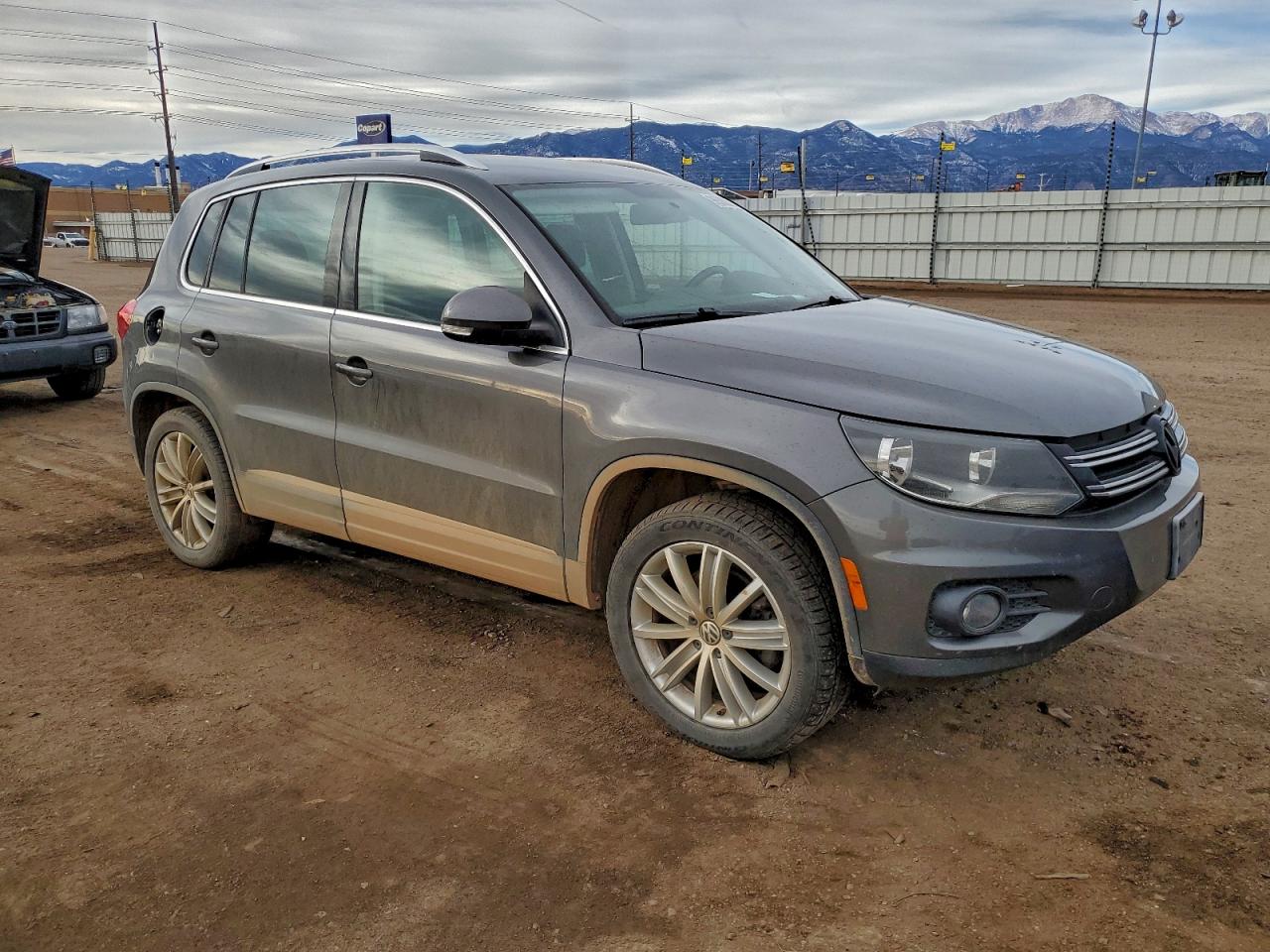 2012 VOLKSWAGEN TIGUAN S photo 4