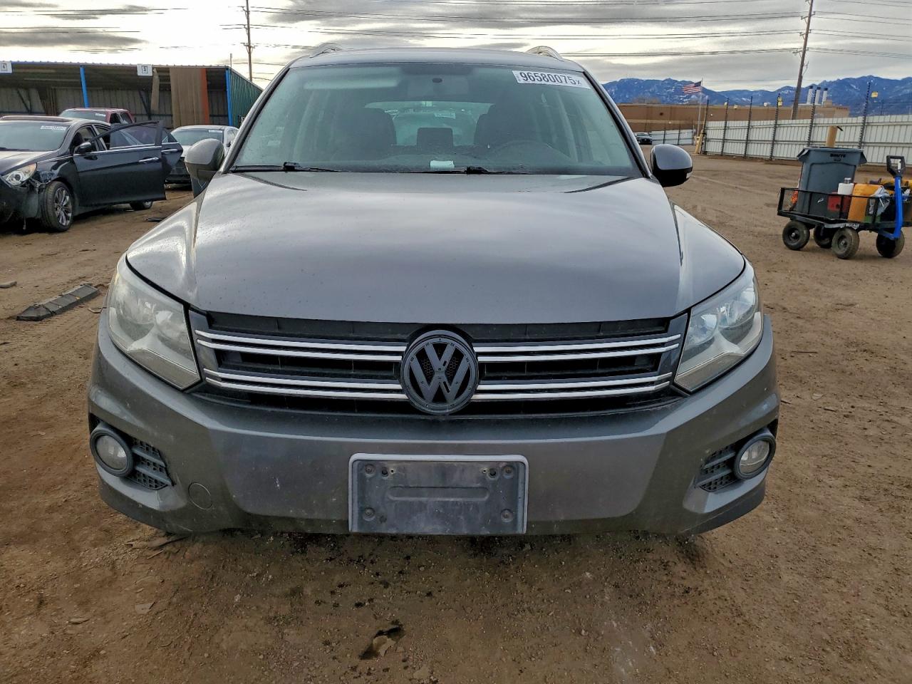 2012 VOLKSWAGEN TIGUAN S photo 5