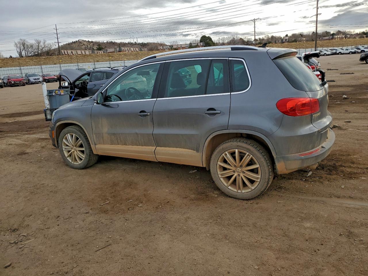 2012 VOLKSWAGEN TIGUAN S photo 2
