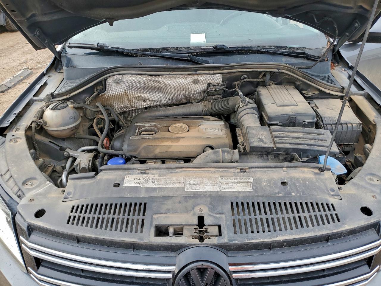 2012 VOLKSWAGEN TIGUAN S photo 12