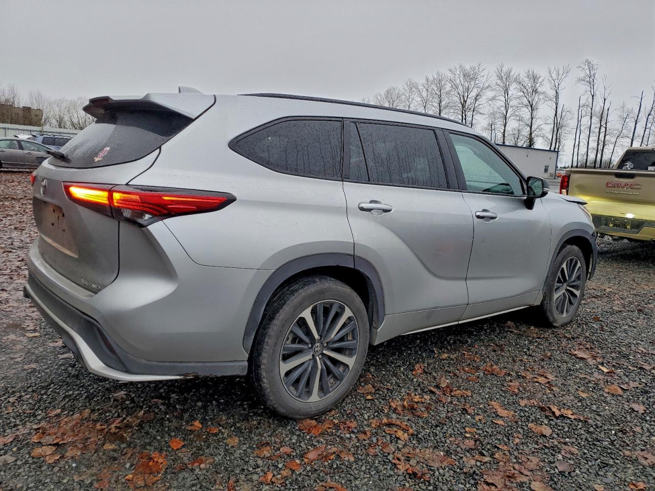 2021 TOYOTA HIGHLANDER XSE photo 3