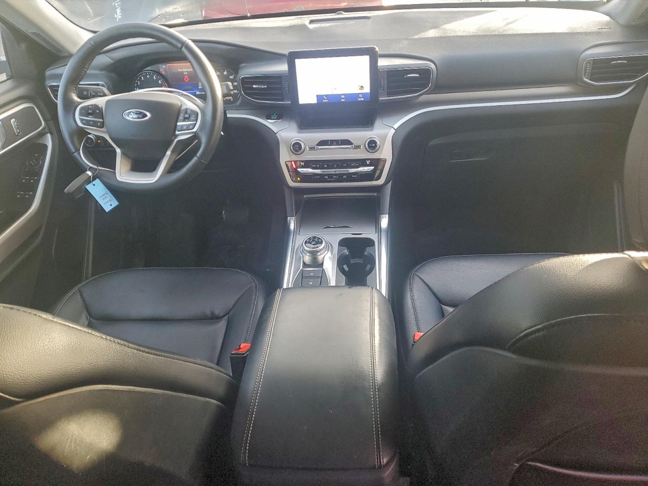 2020 FORD EXPLORER XLT photo 8