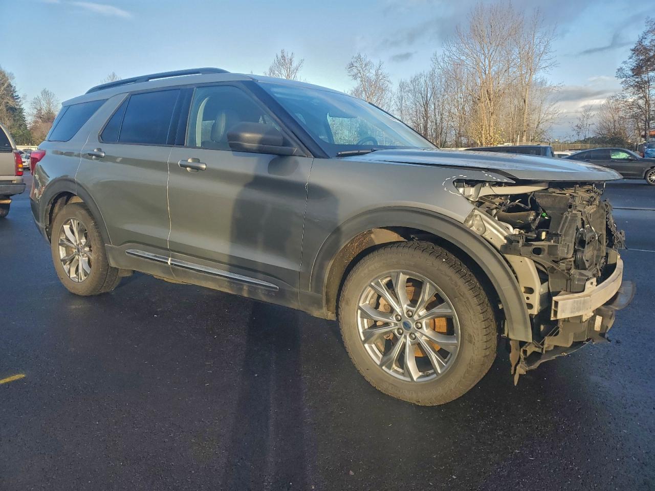 2020 FORD EXPLORER XLT photo 4