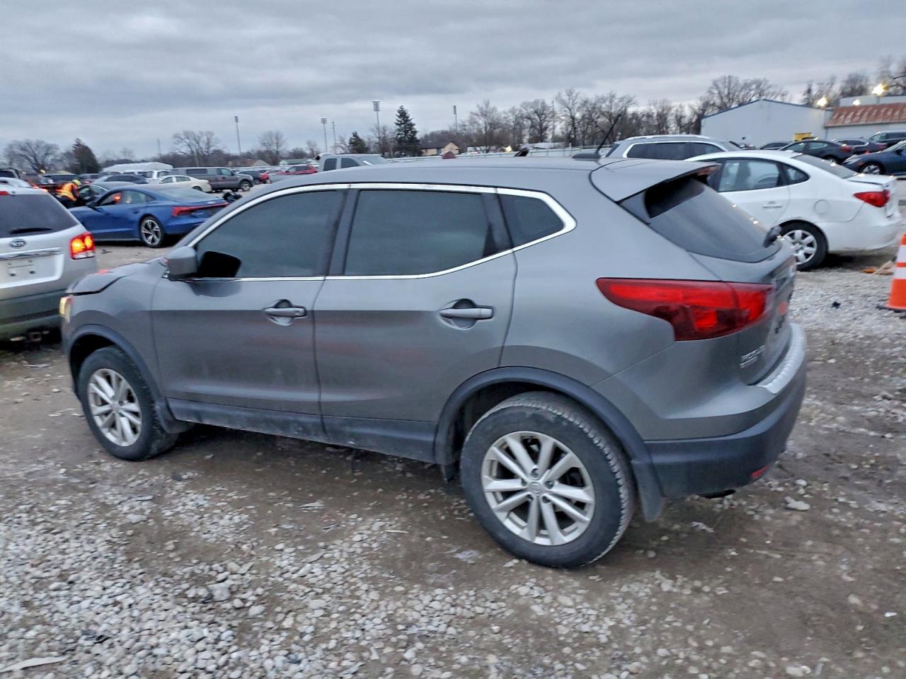 2018 NISSAN ROGUE SPORT S photo 2