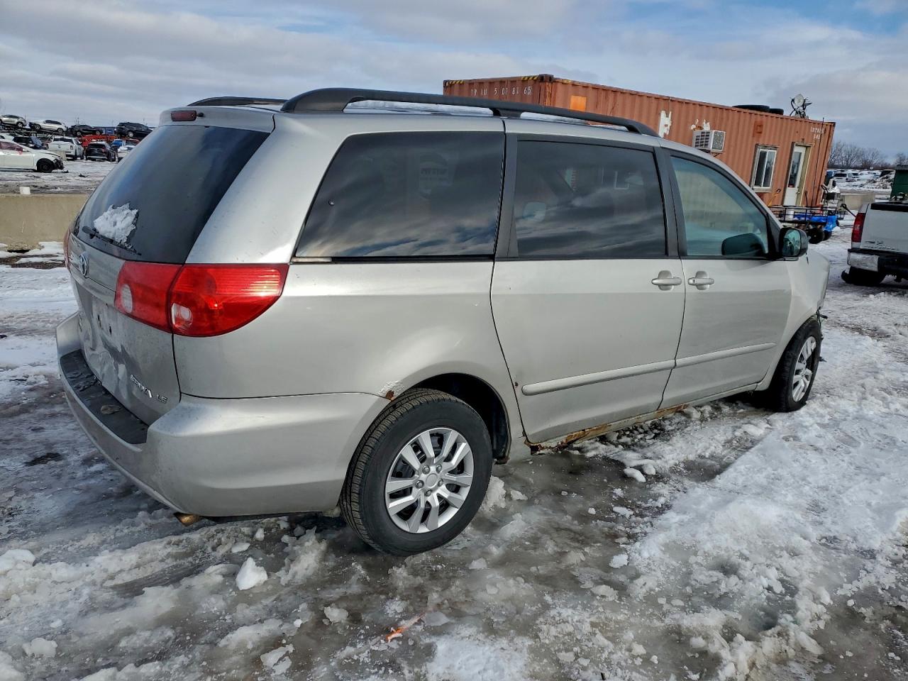 2007 TOYOTA SIENNA CE photo 3