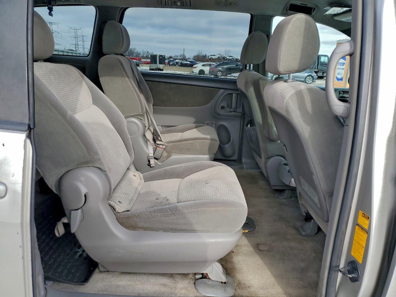 2007 TOYOTA SIENNA CE photo 11