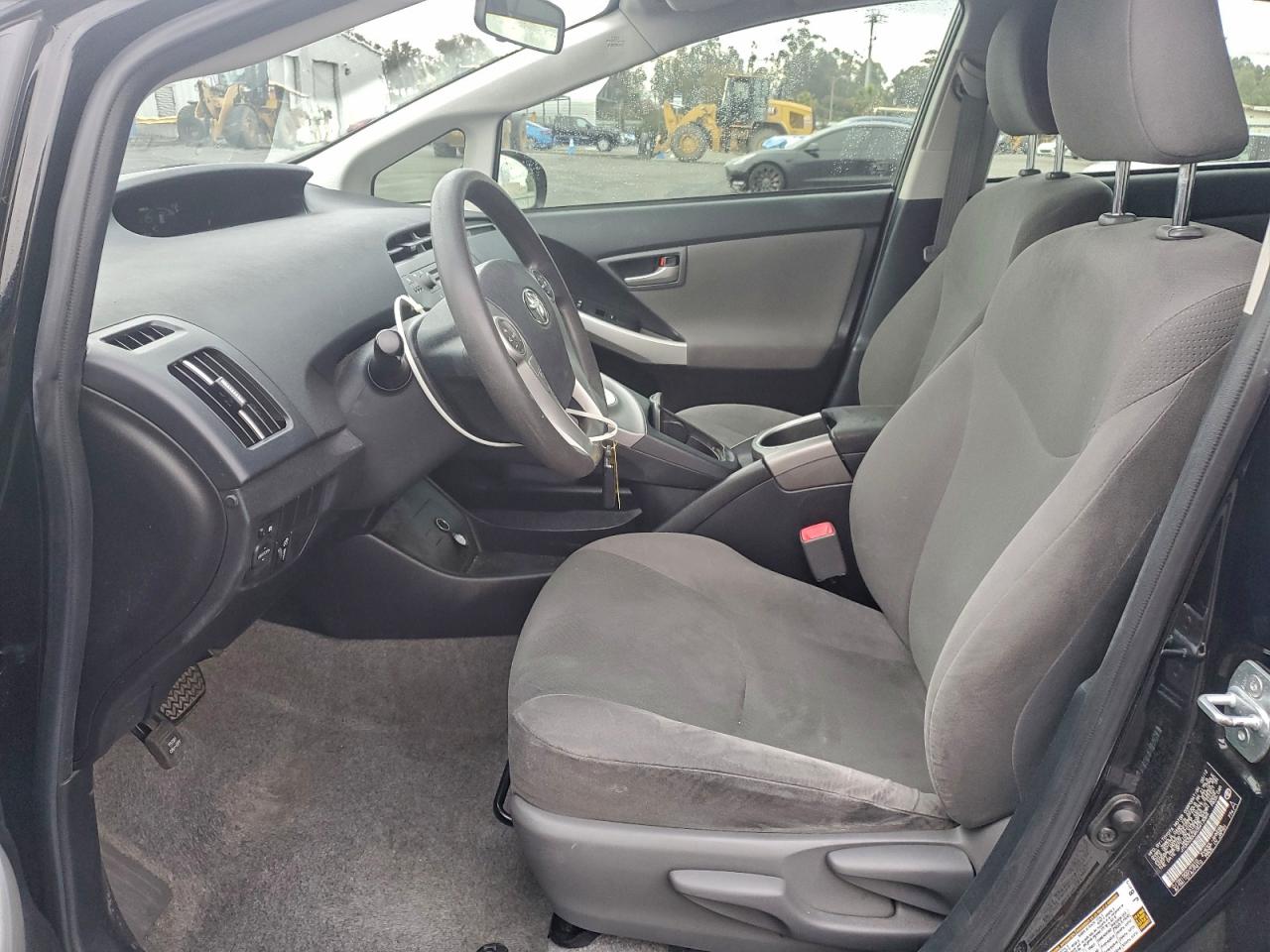 2012 TOYOTA PRIUS photo 7