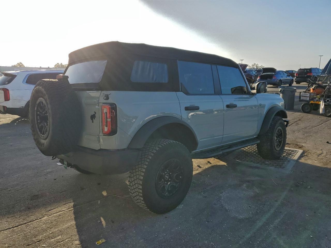 2022 FORD BRONCO BASE photo 3