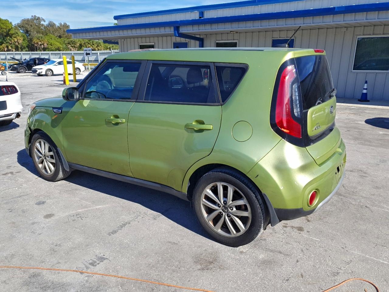 2018 KIA SOUL + photo 2