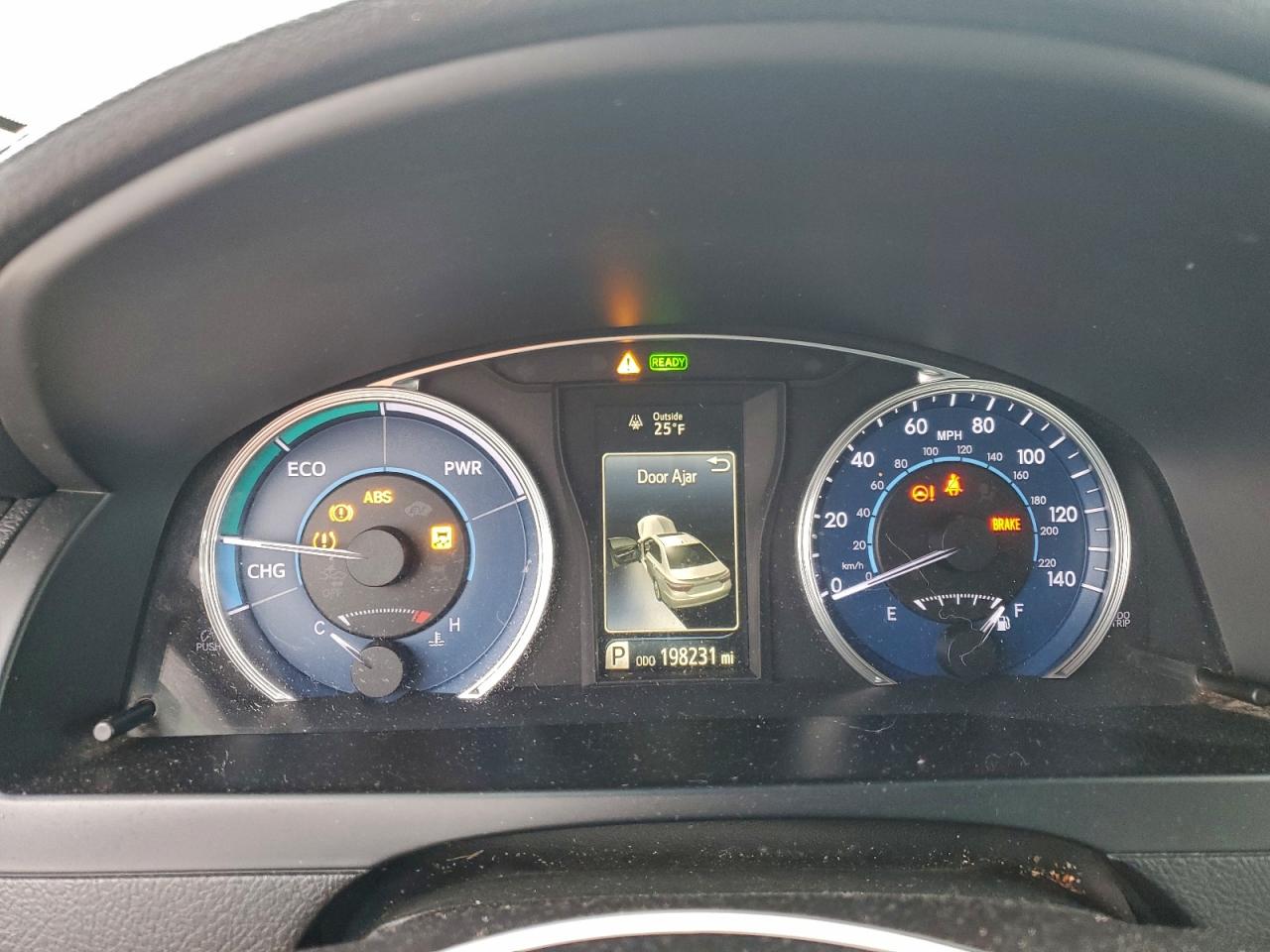 2016 TOYOTA CAMRY HYBRID photo 9