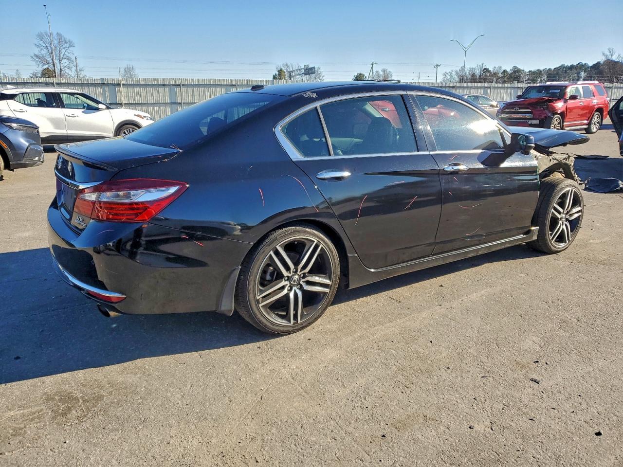 2017 HONDA ACCORD TOURING photo 3