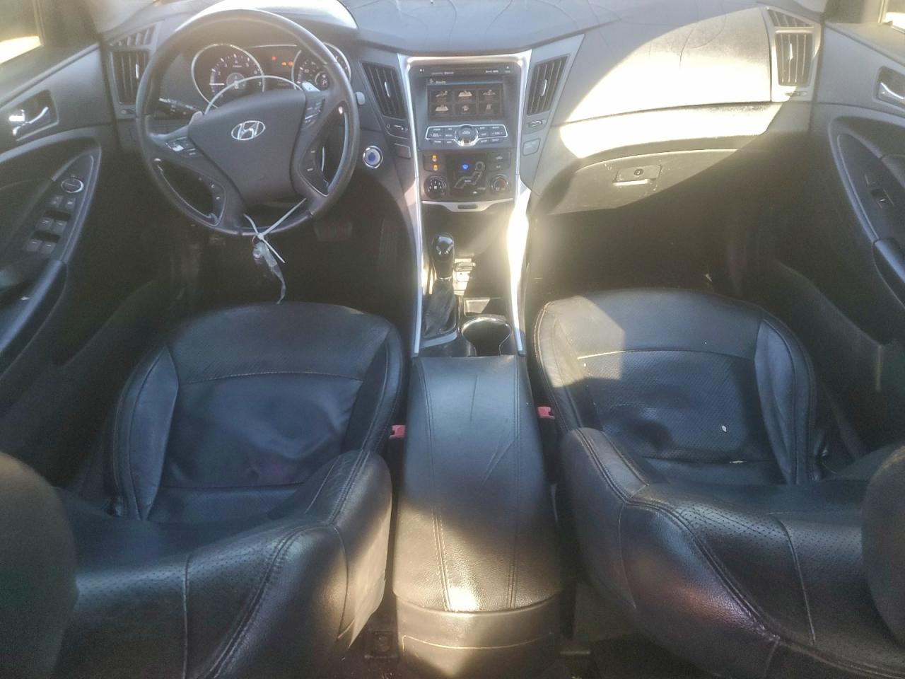 2011 HYUNDAI SONATA SE photo 8