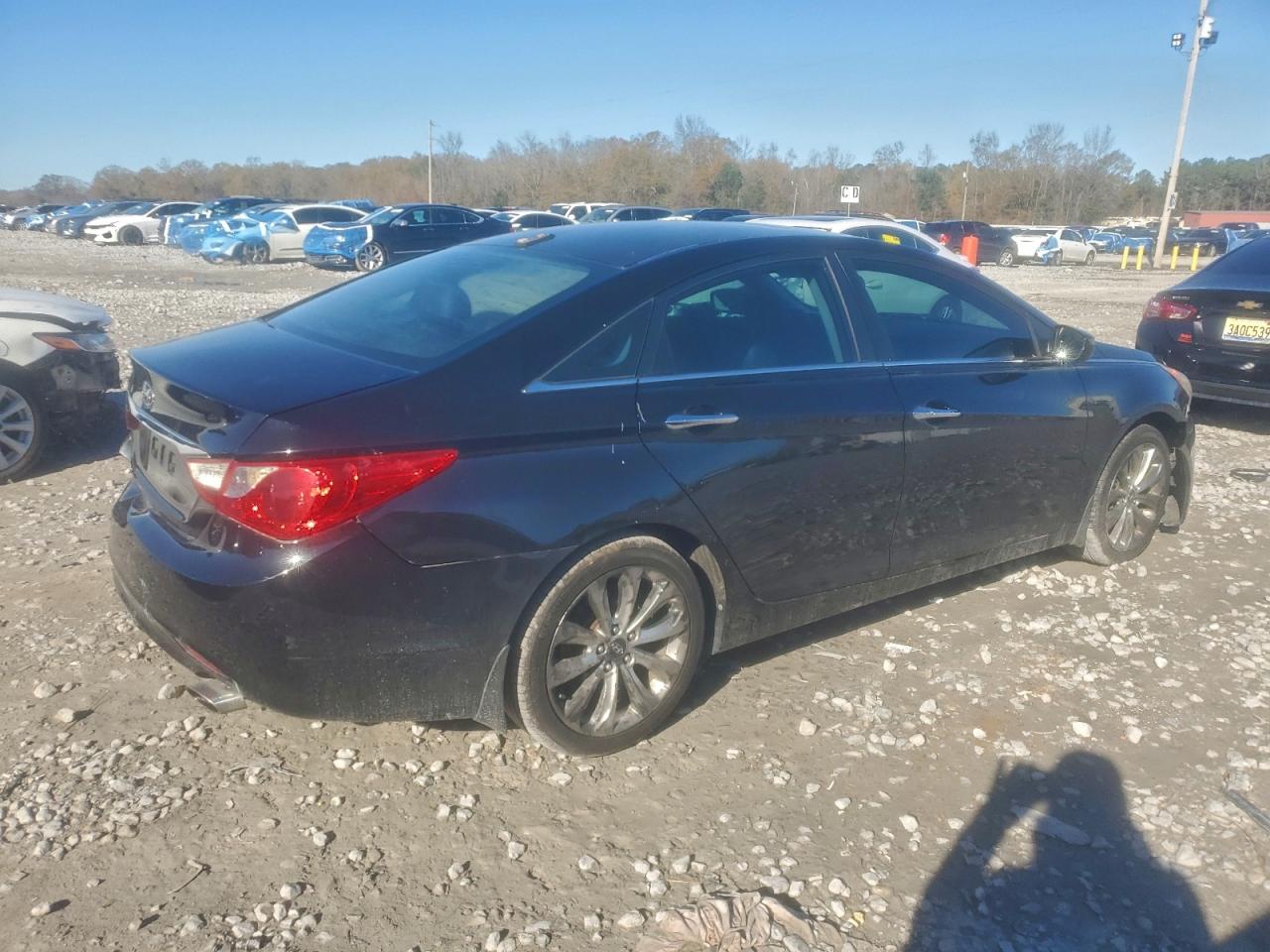 2011 HYUNDAI SONATA SE photo 3