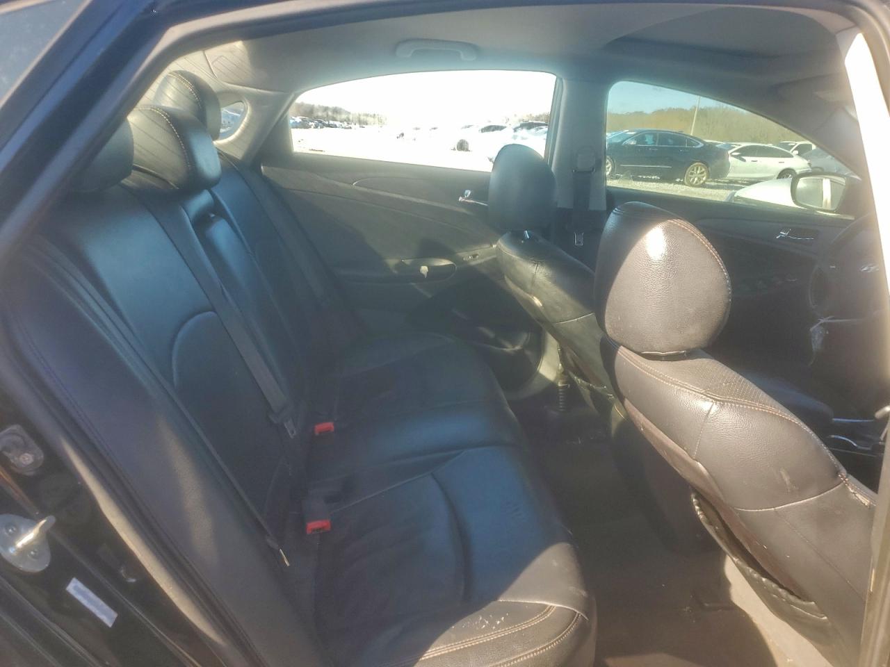2011 HYUNDAI SONATA SE photo 10