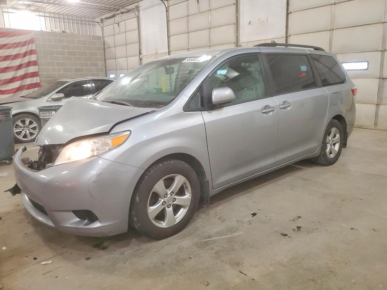 2016 TOYOTA SIENNA