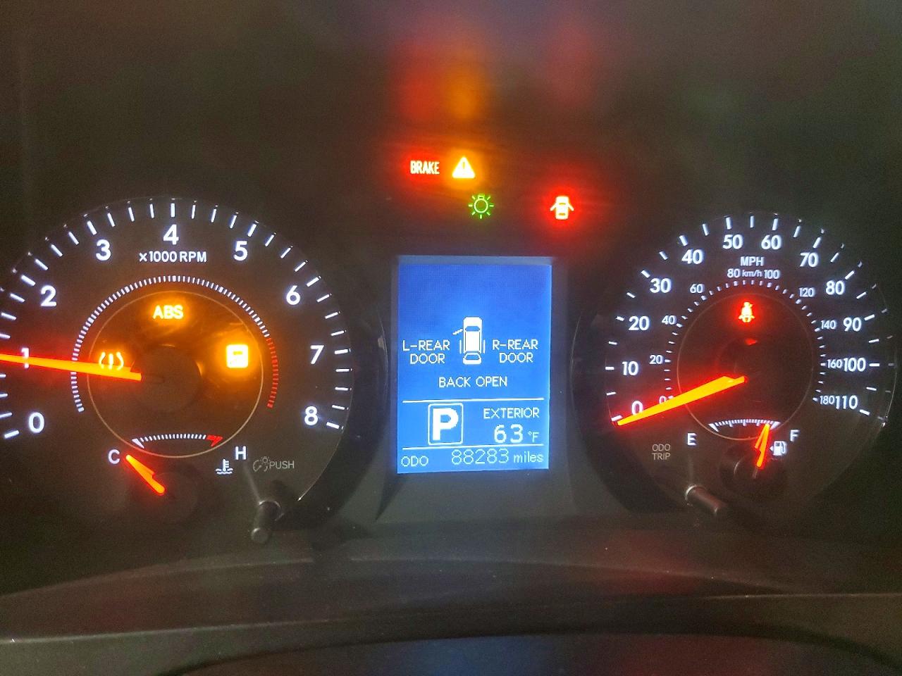 2016 TOYOTA SIENNA LE photo 9