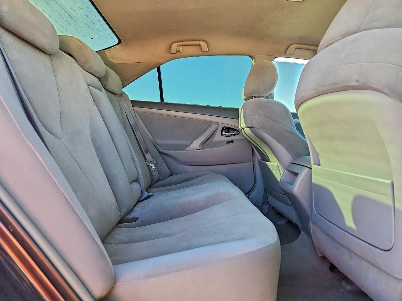 2009 TOYOTA CAMRY BASE photo 10