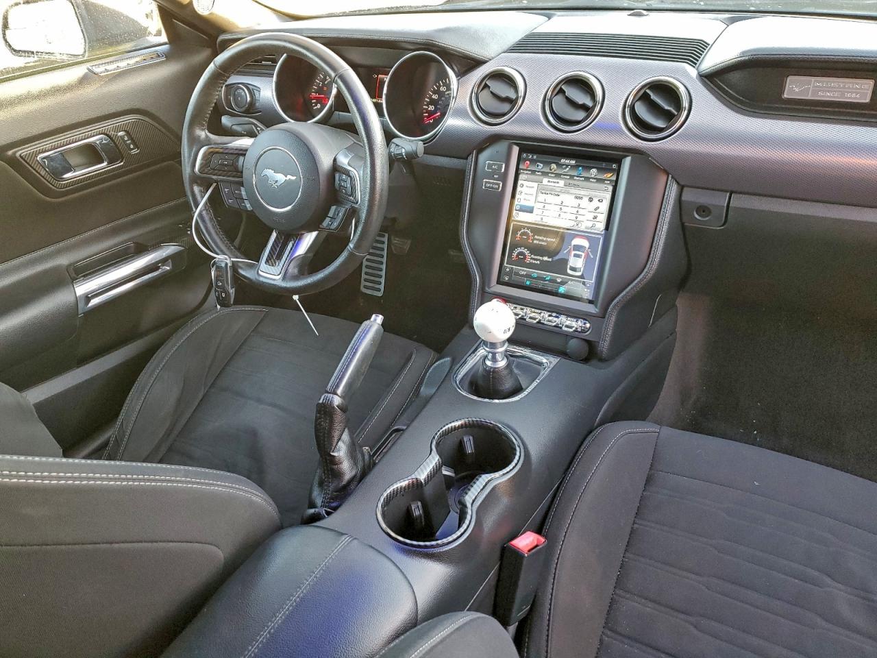 2017 FORD MUSTANG GT photo 8