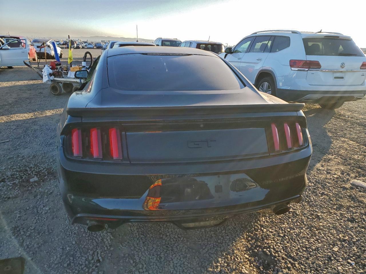 2017 FORD MUSTANG GT photo 6