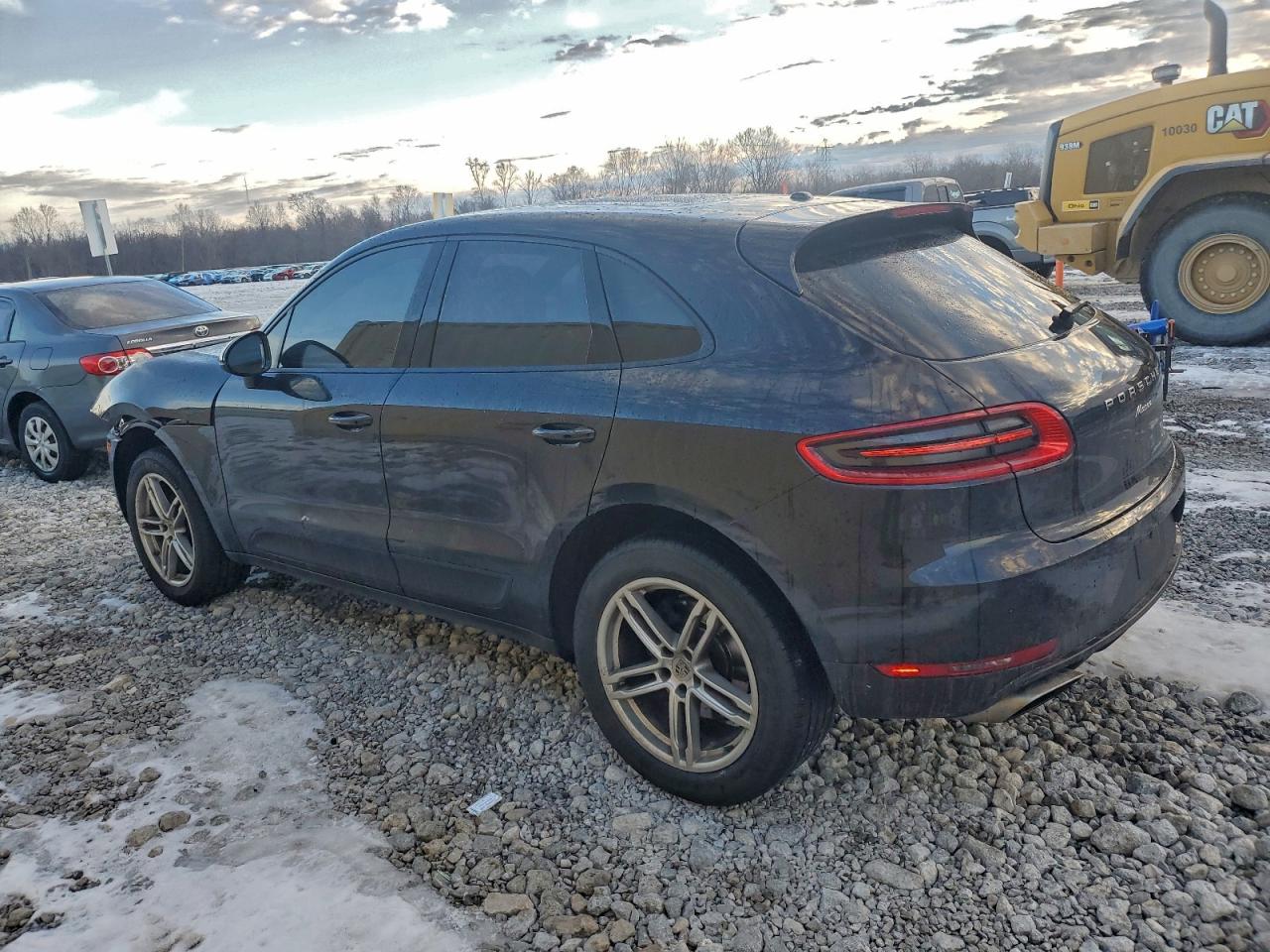 2017 PORSCHE MACAN photo 2