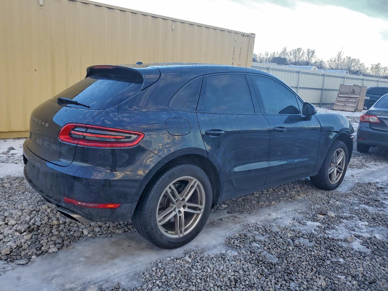2017 PORSCHE MACAN photo 3