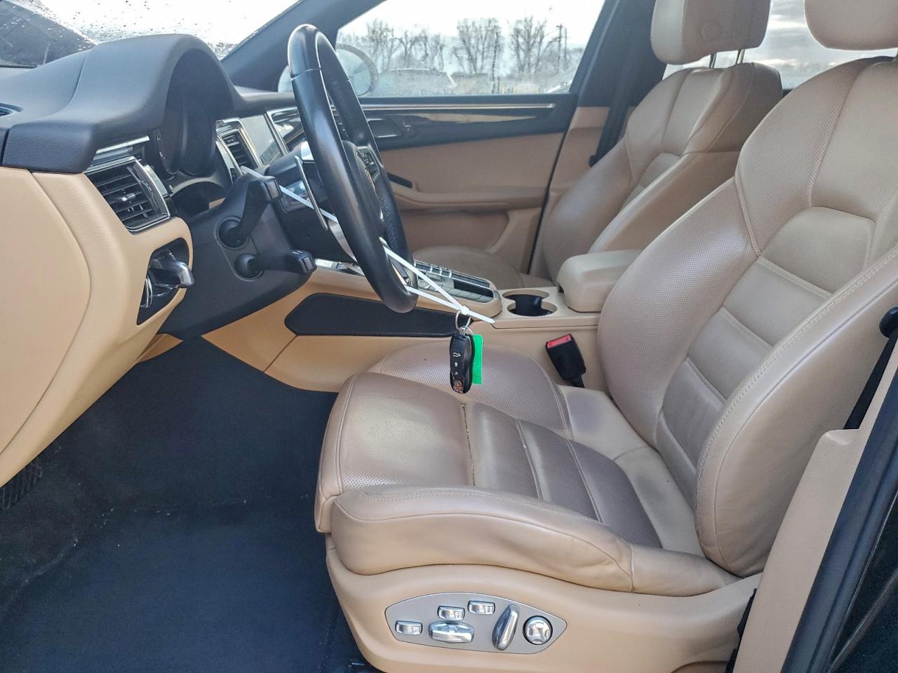 2017 PORSCHE MACAN photo 7