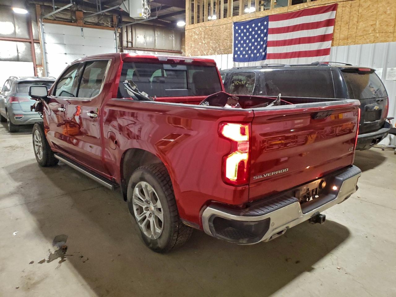 2023 CHEVROLET SILVERADO K1500 LTZ photo 2