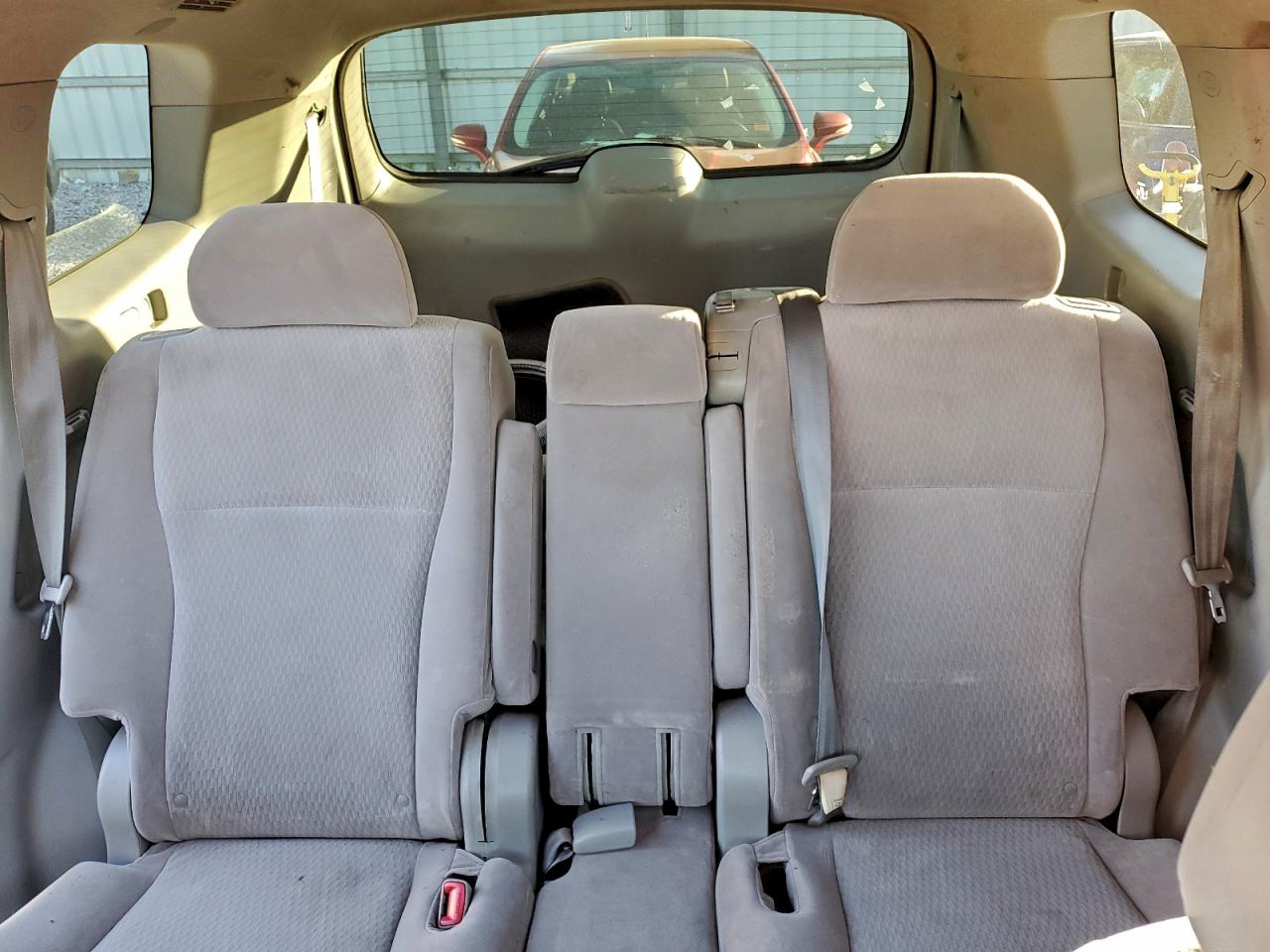 2010 TOYOTA HIGHLANDER photo 10