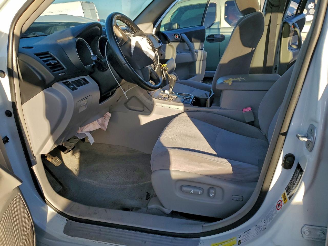 2010 TOYOTA HIGHLANDER photo 7