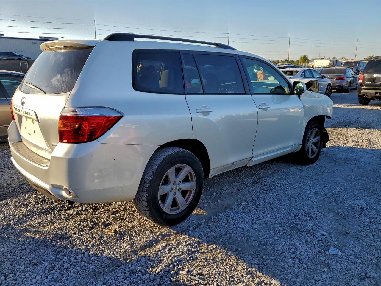 2010 TOYOTA HIGHLANDER photo 3