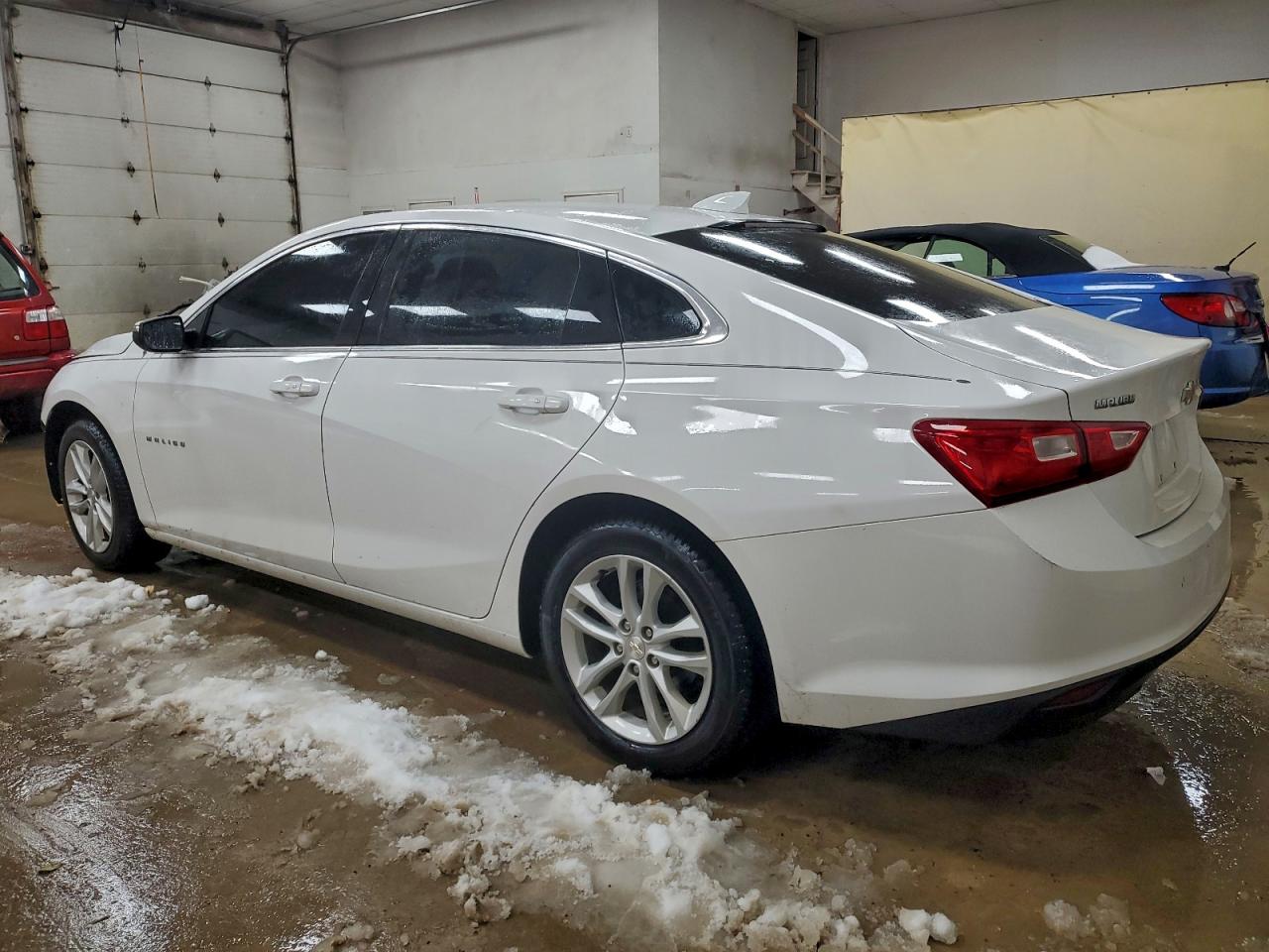 2018 CHEVROLET MALIBU LT photo 2