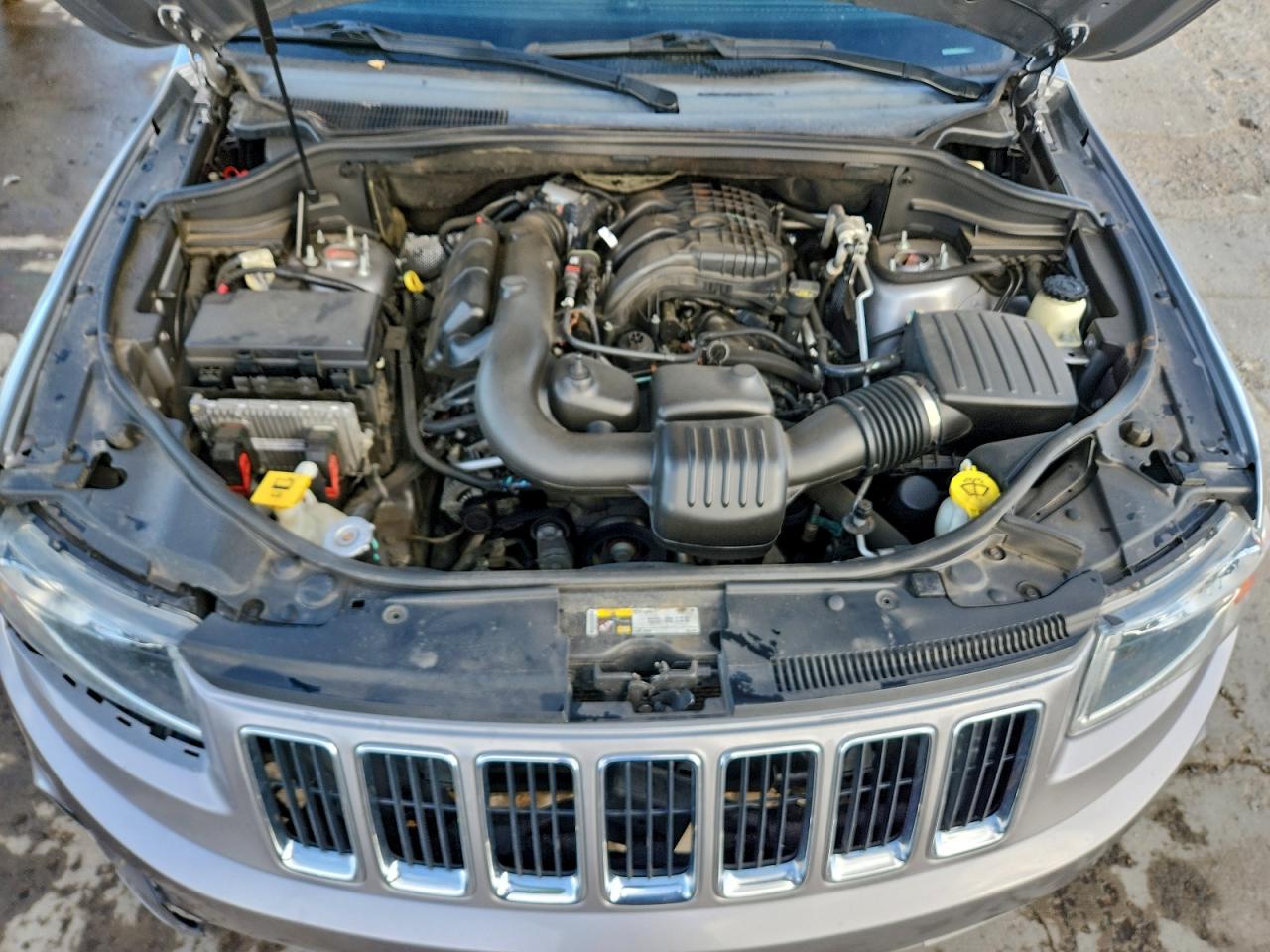 2014 JEEP GRAND CHEROKEE LAREDO photo 12