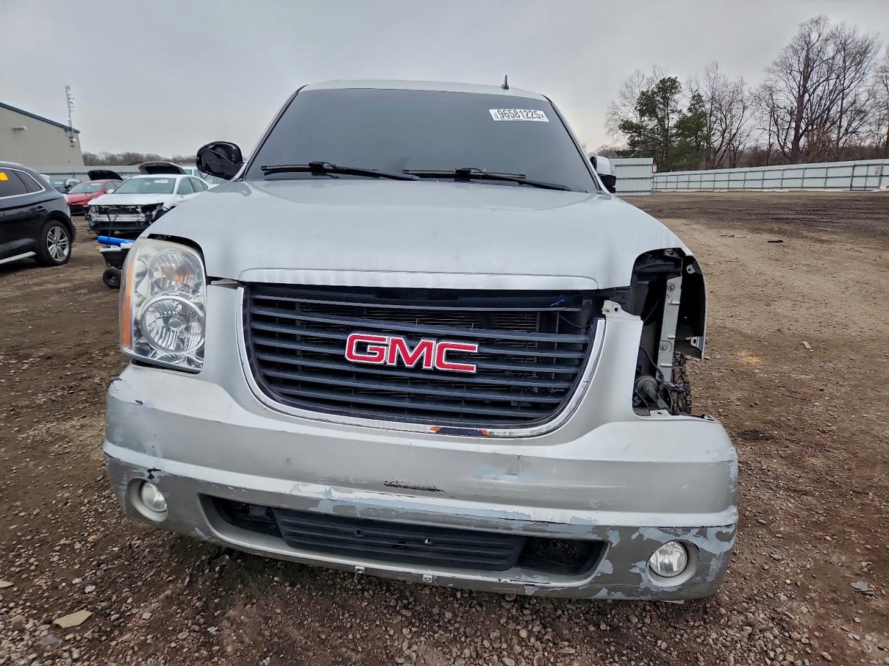 2013 GMC YUKON XL K1500 SLT photo 5