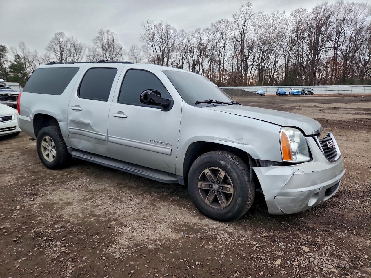2013 GMC YUKON XL K1500 SLT photo 4