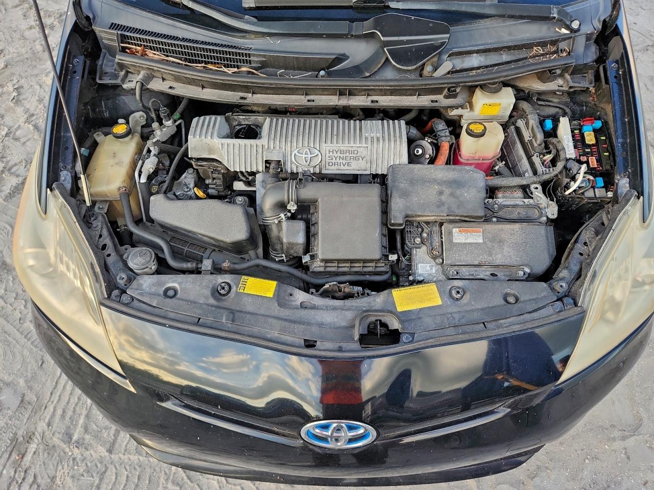 2014 TOYOTA PRIUS photo 11